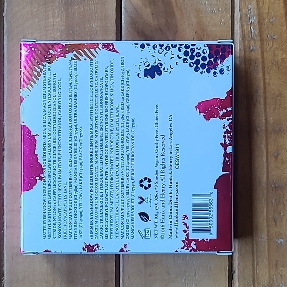 Hank & Henry Living in Color Eye Shadow Pallete - Picture 2 of 4